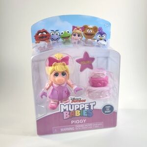 NIB Disney Junior Muppet Babies Piggy Poseable Figure & Birthday cake